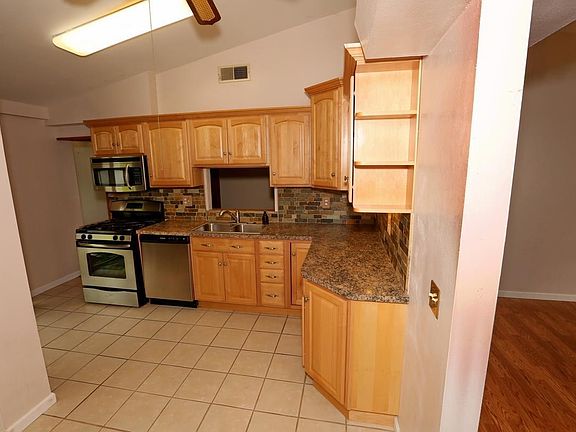 4th image of 360 Allen Dr