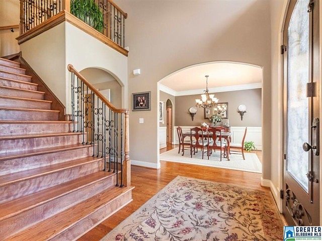 1st image of 112 Wisteria Dr