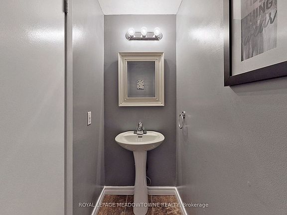 5th image of 648 Doon Village Rd #10