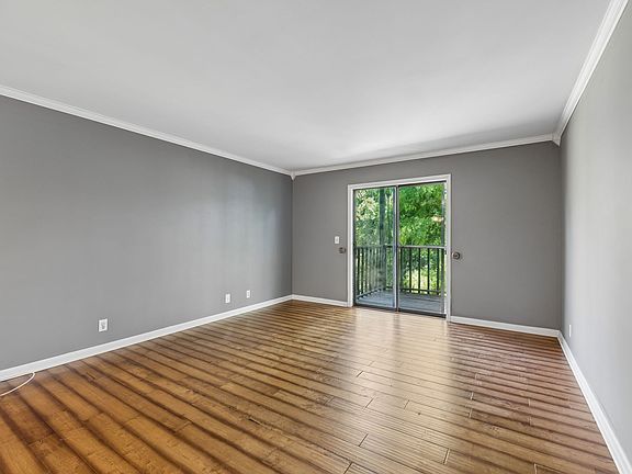 5th image of 555 N Dupont Ave #D-92