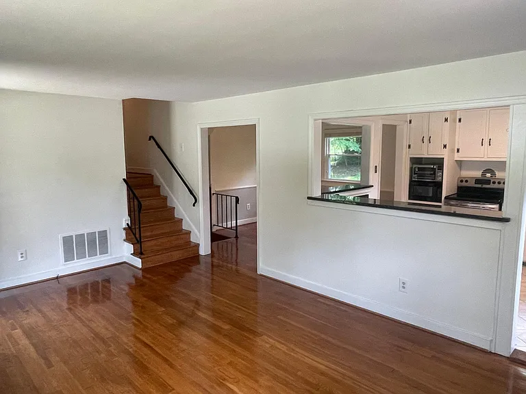 1304 Southam Dr — Photo 17