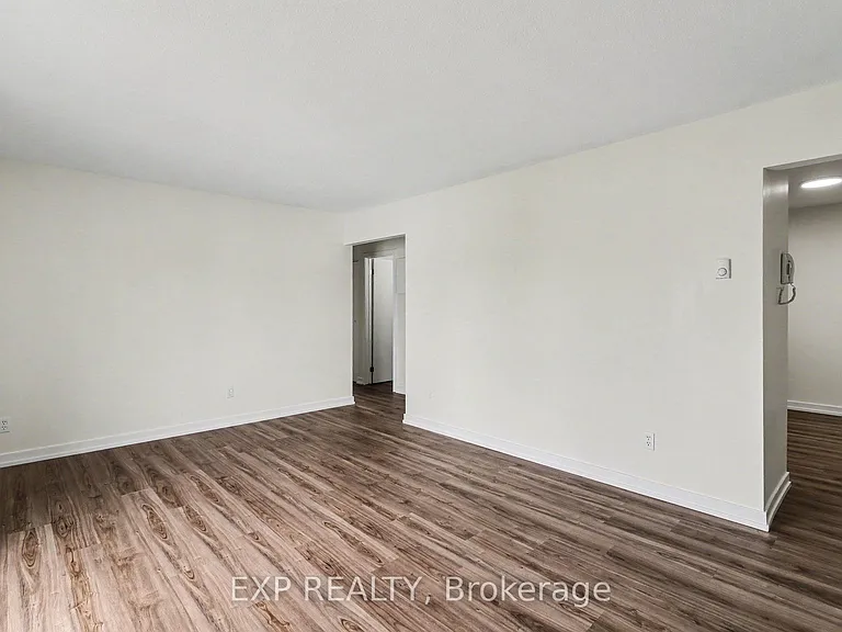 875 Laurier St #12 — Photo 8