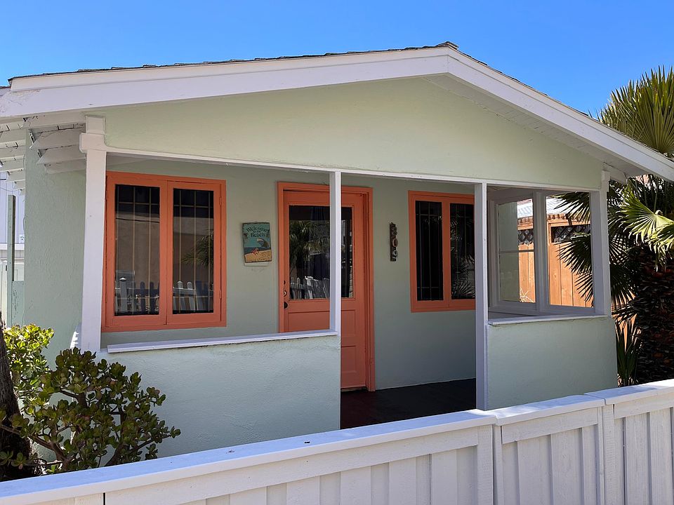 1st image of 809 Sunset Ct