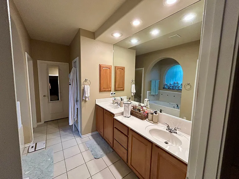 Dual Vanity and all the space you need