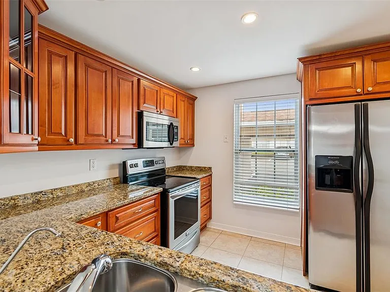 10375 Carrollwood Ln #332 — Photo 9