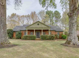 8300 Misty Creek Dr, Germantown, TN 38138