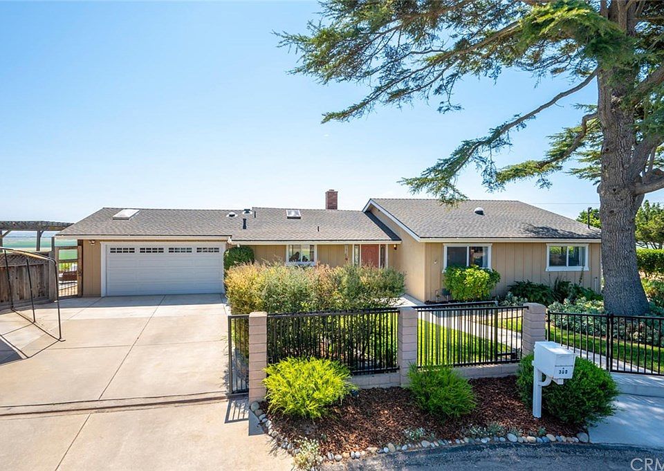1st image of 300 La Joya Dr