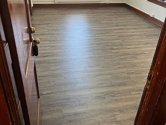 3rd image of 629 S Main St #201