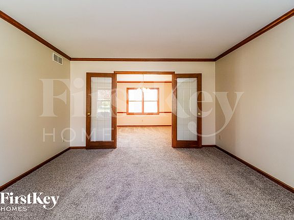 3rd image of 7247 Cinnamon Woods Dr