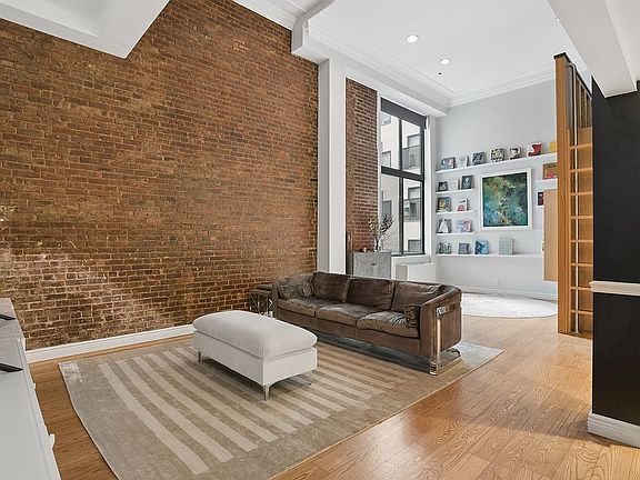 2nd image of 77 Bleecker St APT 320