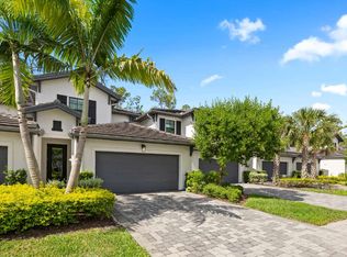 7324 Rockefeller Dr, Naples, FL 34119