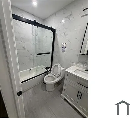 1044 Manor Ave #1 — Photo 9