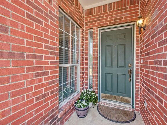 3rd image of 3711 Potomac Dr