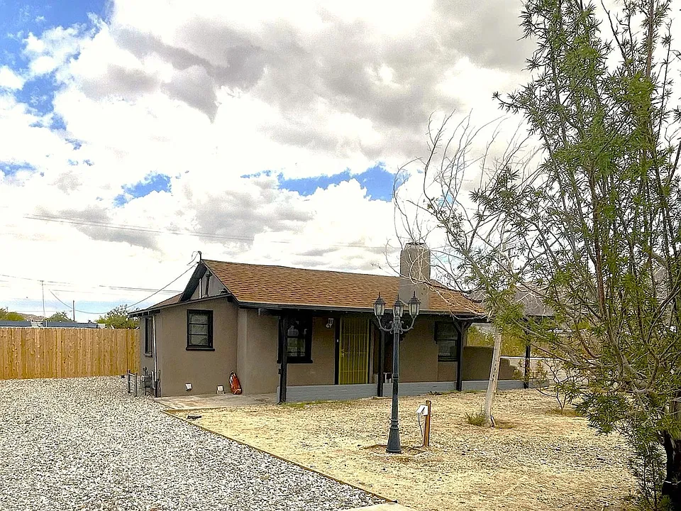6623 La Luna Ave