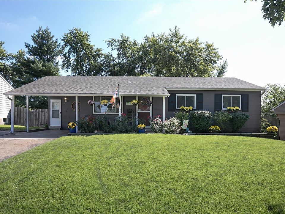 1st image of 2974 Foxwood Dr