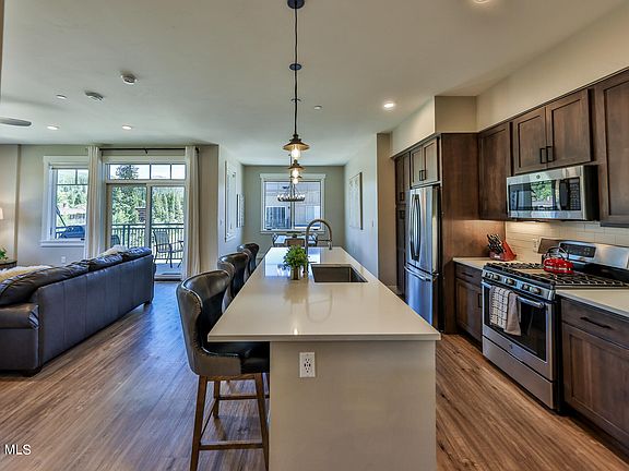 5th image of 400 Baker Drive #TE207