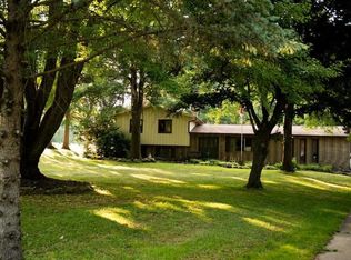 1293 Steese Rd, Uniontown, OH 44685