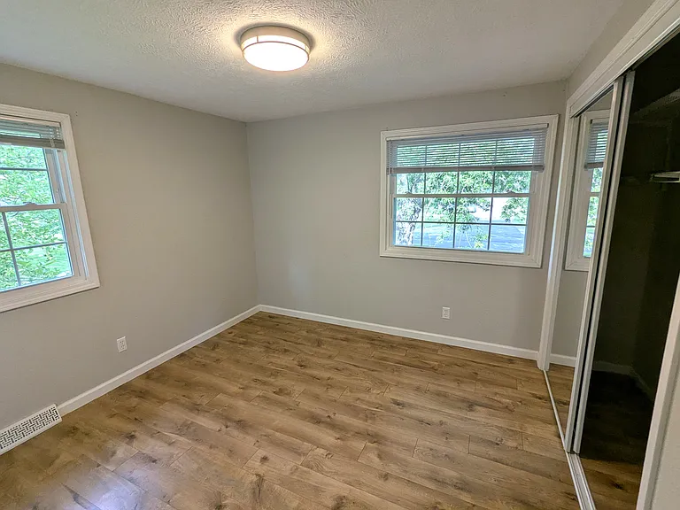 Upstairs Bedroom 1
