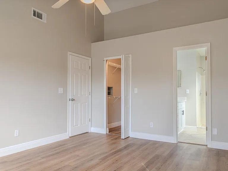 5004 Laguna Bay Cir #48 — Photo 18