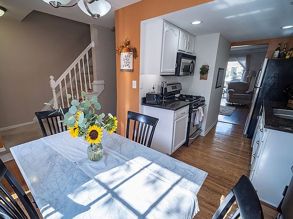 2nd image of 2588 Scioto View Ln