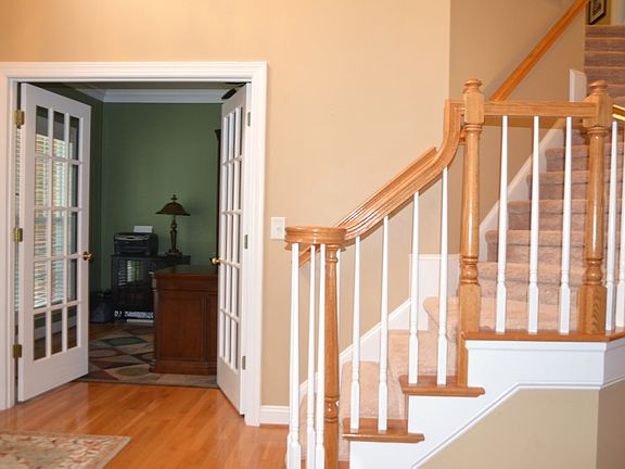 Foyer & Office/5th Bedroom