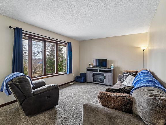 4th image of 11584 76th Ln