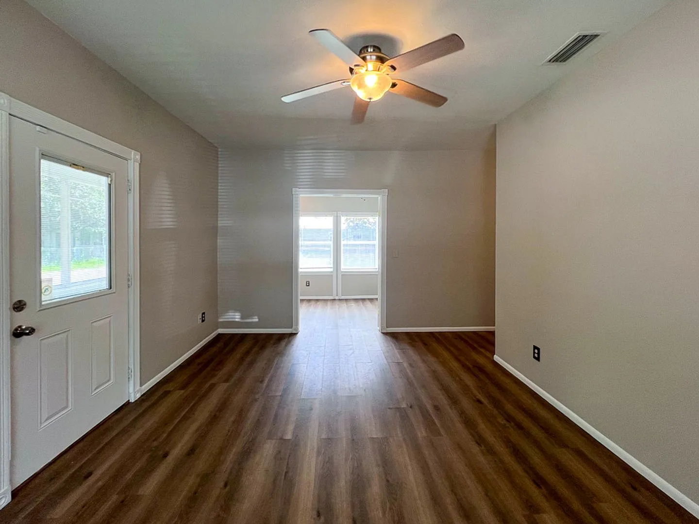 Pet Friendly 2BR/2BA + Flex Space off Waldo Road! — Photo 4