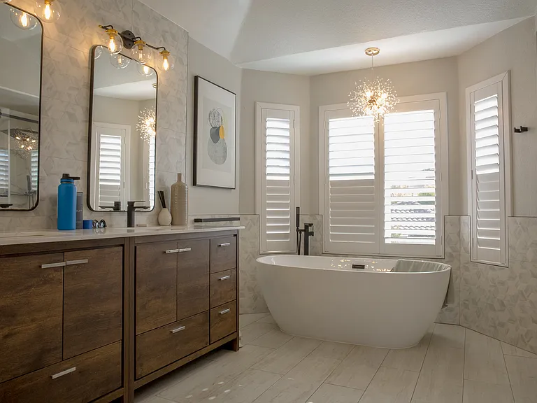 Master Bath - Tub