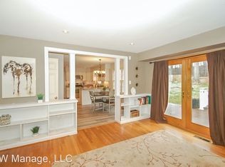 216 Colesville Manor Dr, Silver Spring, MD 20904