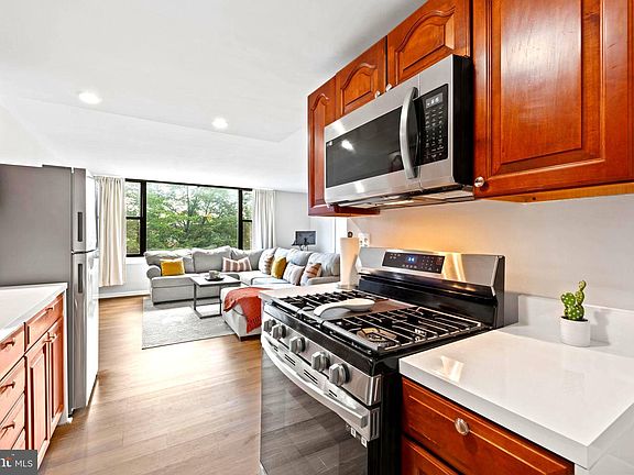 5th image of 4600 Duke St APT 523