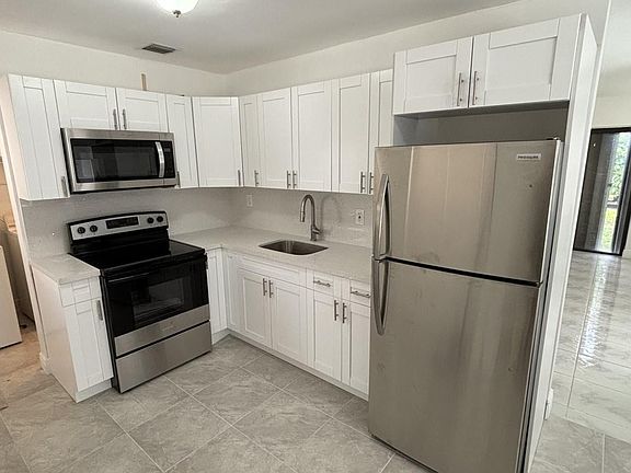 3rd image of 1640 NW 27th Terrace