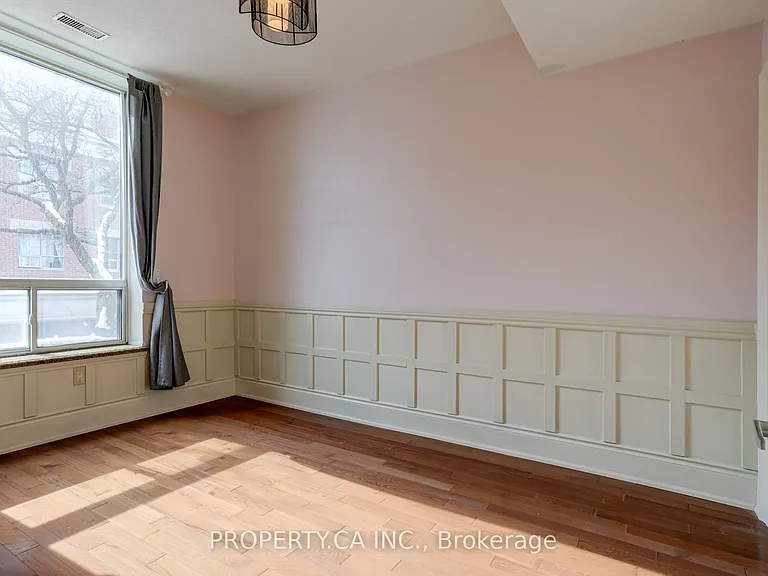 283 King St E #201 — Photo 13