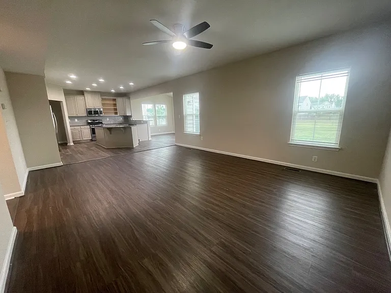 2410 Walthall Ct — Photo 27