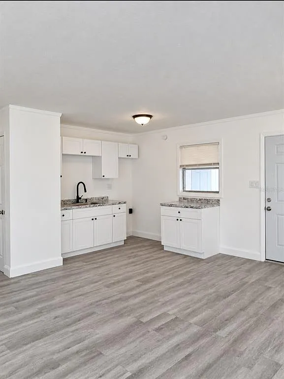 3 bed, 2.0 bath, 1000 sqft, $1,900 — Photo 4