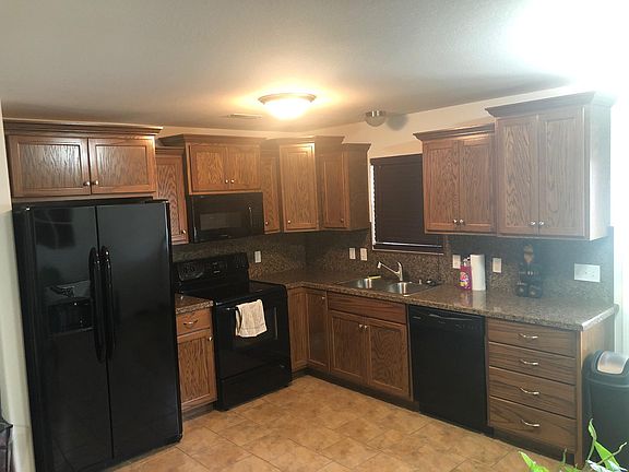 3rd image of 1799 Devonshire Cir APT C