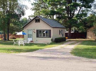 206 Cherry St, Houghton Lake, MI 48629