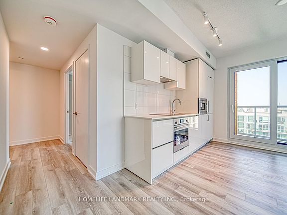 4th image of 230 Simcoe St #1919