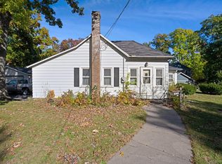 137 Lookout Dr, Pewaukee, WI 53072