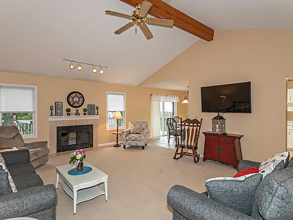 4th image of 820 Lincoln Pines Pl