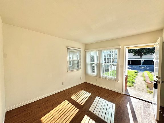 2nd image of 4322-4324 Temecula St