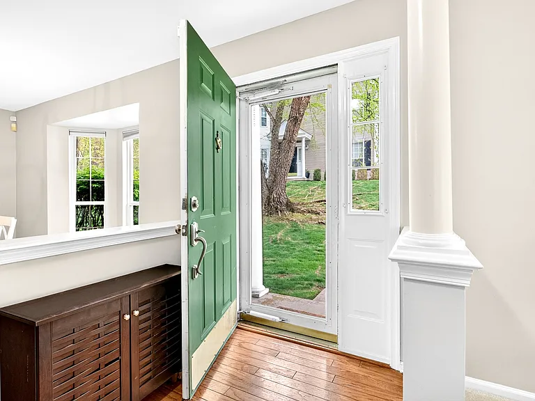 554 Adirondack Ct — Photo 12