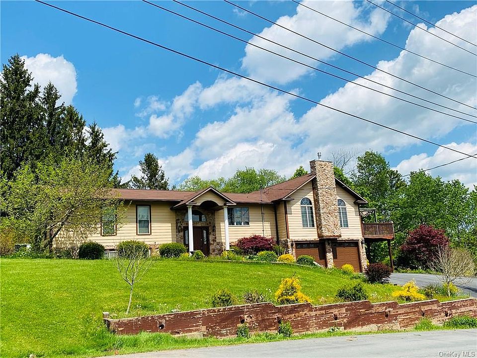 1st image of 65 Lakeview Dr