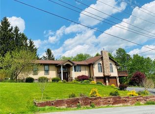65 Lakeview Dr, Kiamesha Lake, NY 12751