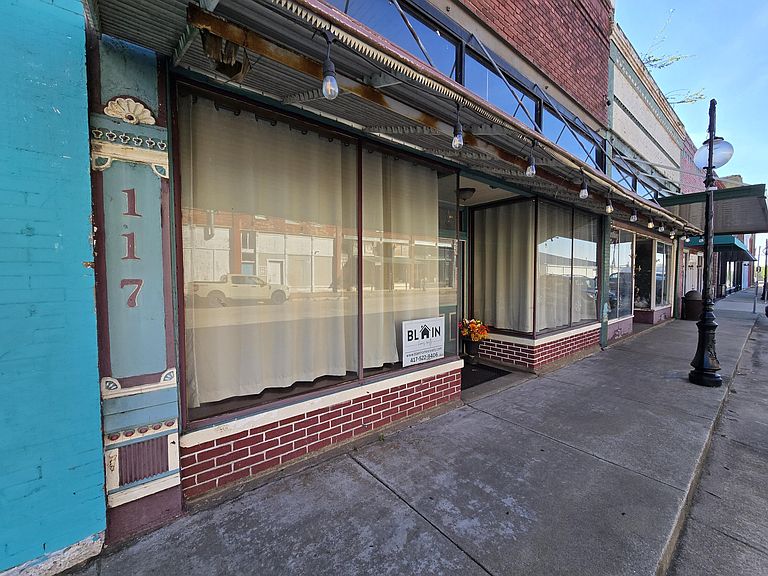 Listing photo 2