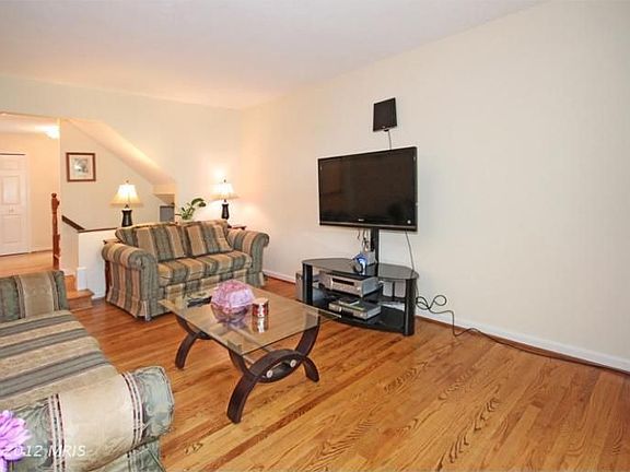 5th image of 10370 Hampshire Green Ave