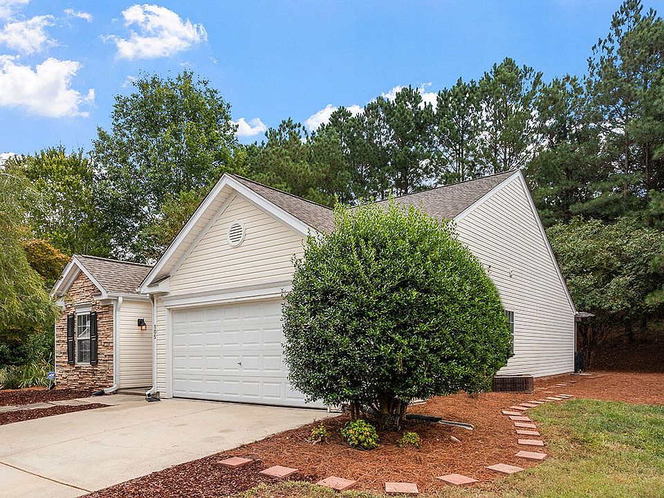 2nd image of 105 Westcott Ct