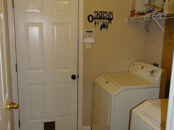 4th image of 1559 Golden Oaks Loop N
