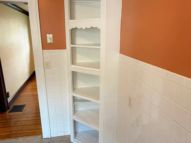 4330 Boulevard Pl — Photo 4
