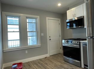 1 Beacon St #2R, Somerville, MA 02143