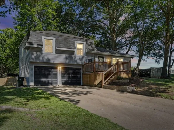 1000 Woodland St, Olathe, KS 66061